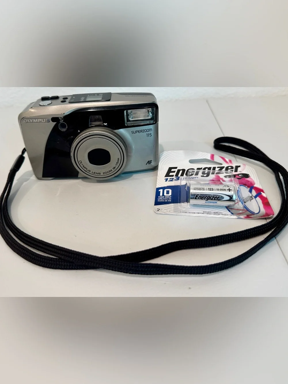 Olympus Superzoom 115 35mm Film Camera Point and Shoot AF Zoom 38-115mm Lens